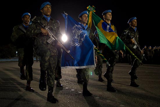 1.136 Casques bleus brésiliens reçoivent la Médaille des Nations Unies