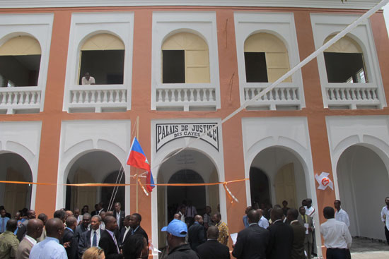 Inauguration du TPI des Cayes : un plaidoyer contre le vandalisme des bâtiments publics