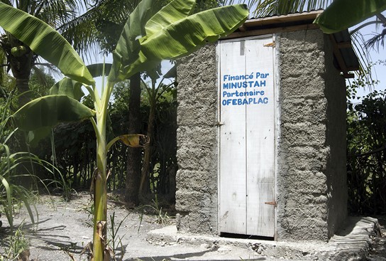 Mirebalais: Des latrines pour lutter contre les maladies bactériennes