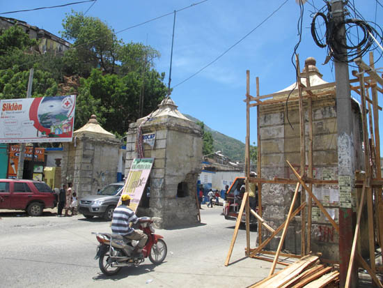 Le monument historique de l’entrée sud du Cap Haïtien fait peau neuve