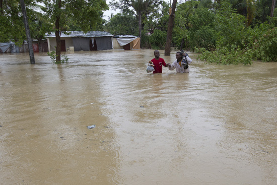 Plusieurs milliers de personnes évacuées lors des opérations de secours suite au passage de la tempête tropicale Isaac