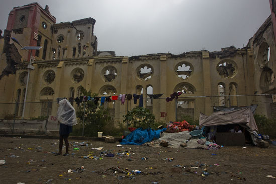 Le Coordonnateur Humanitaire Nigel Fisher lance l'Appel d'Urgence Post-Sandy à Genève