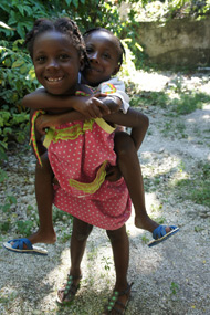 Huit enfants haïtiens en Corée pour recevoir des soins cardiaques