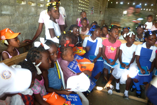 Cap-Haitien : Des bancs en bambou pour l’apprentissage des enfants