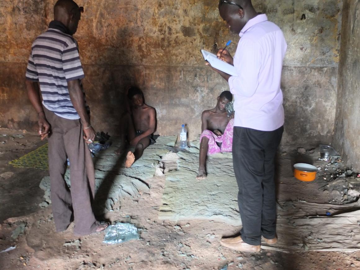 UNIOGIS officers visiting a prison